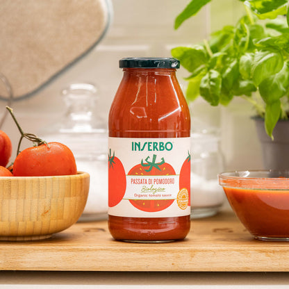 Organic rustic tomato puree